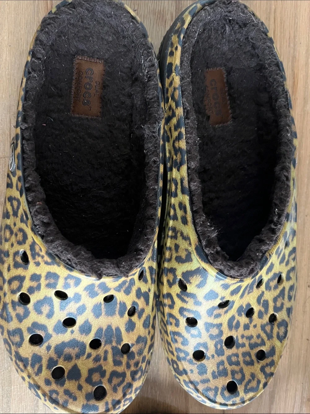 CROCS Kids Leopard Print Fuzzy-Lined Clogs - Yellow/Brown